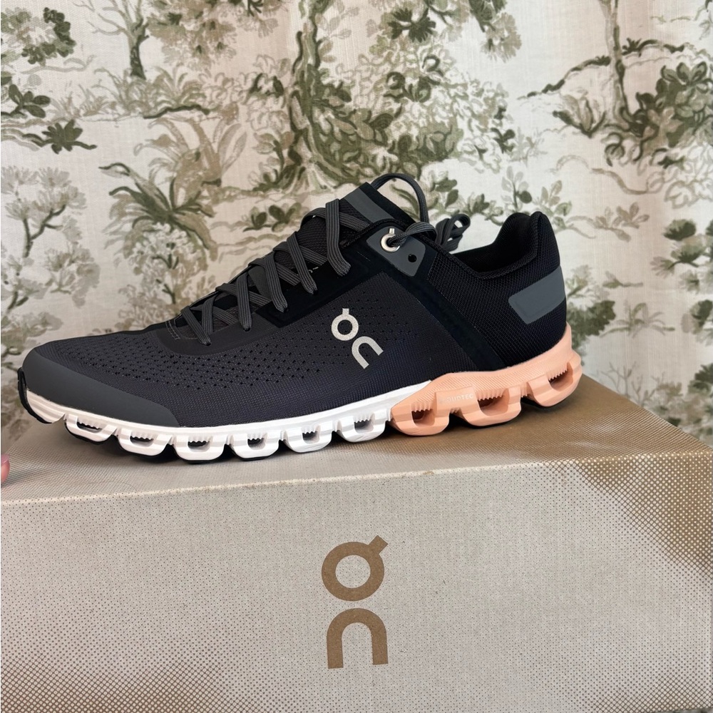 On Running Cloudnova Black with Roe Sole Sneakers